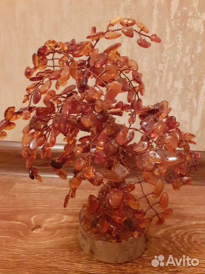 Дерево из янтаря