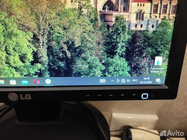 Монитор LG 19