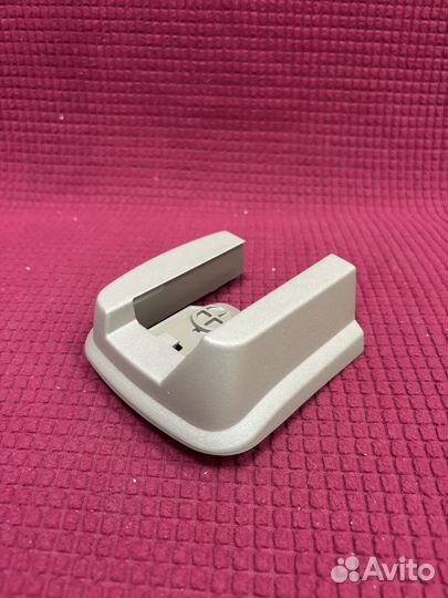 Заглушка салазок Volvo XC90