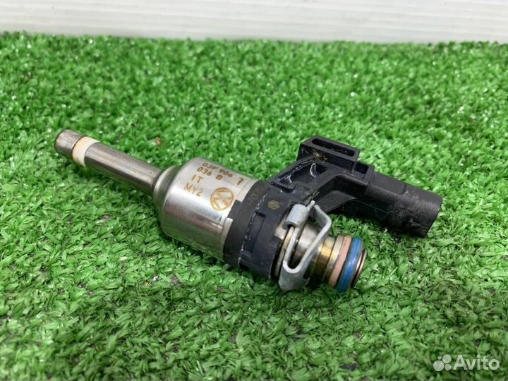 Форсунка инжекторная Volkswagen Polo 6R cbzb 2011