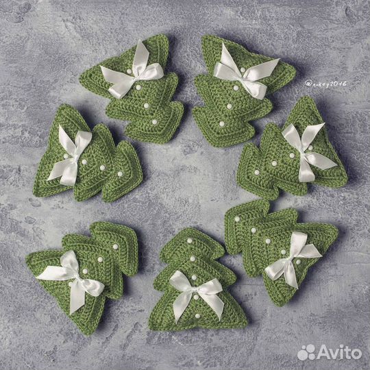 Ёлочки вязаные новогодний декор сувенир 2022