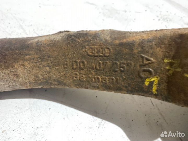 Кулак поворотный передний левый Volkswagen Passat