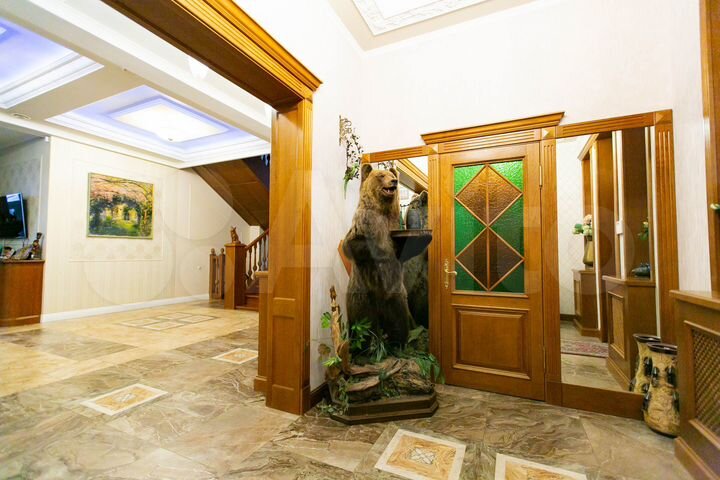 Дом 840 м² на участке 18 сот.