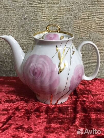 Чайник,сахарница,молочник- 