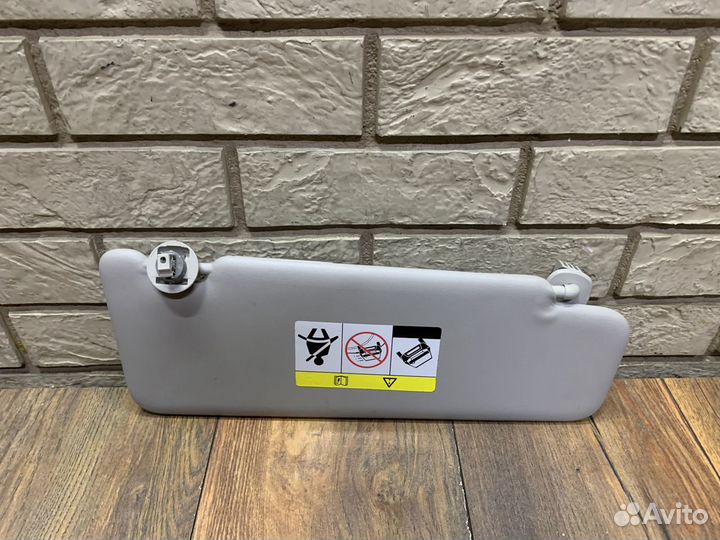 Nissan Terrano III (D10) Козырек солнцезащитный