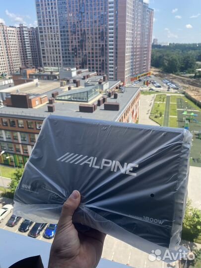 Автомобильный усилитель 4 канальный 1800wat