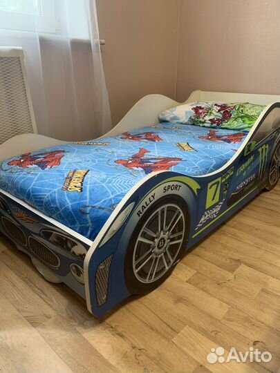Детская кровать машинка с матрасом бу