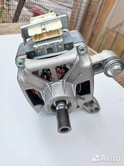 Электродвигатель MCA 38/64-148/CY15