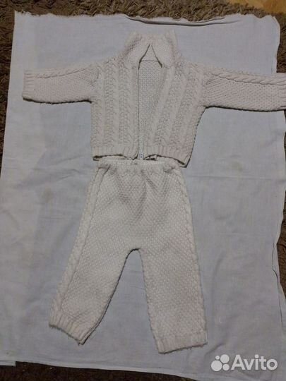 Комплект (кофточка и штанишки) общая длина 70см