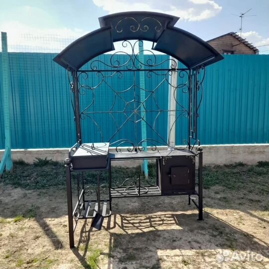 Мангал с крышей