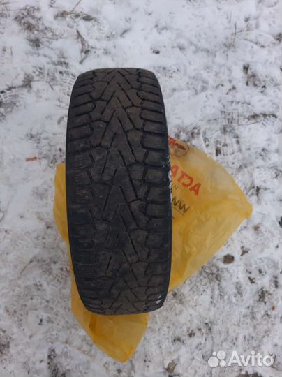 Pirelli Ice Zero 215/70 R16 104T