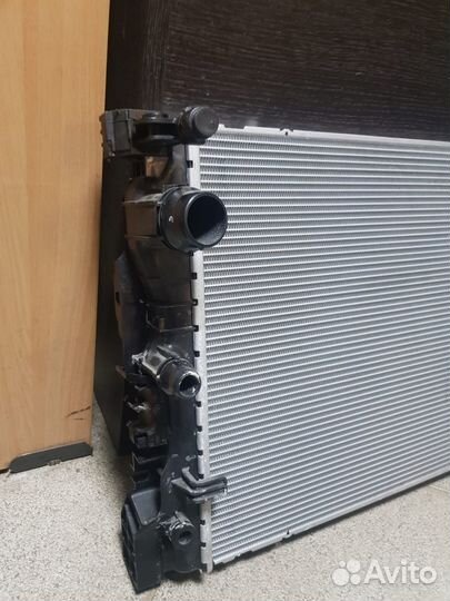 Радиатор охлаждающей жидкости бмв Г30 Г31 BMW G30