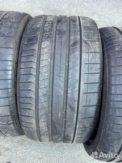 Pirelli P Zero PZ4 275/35 R21 и 315/30 R21 103Y
