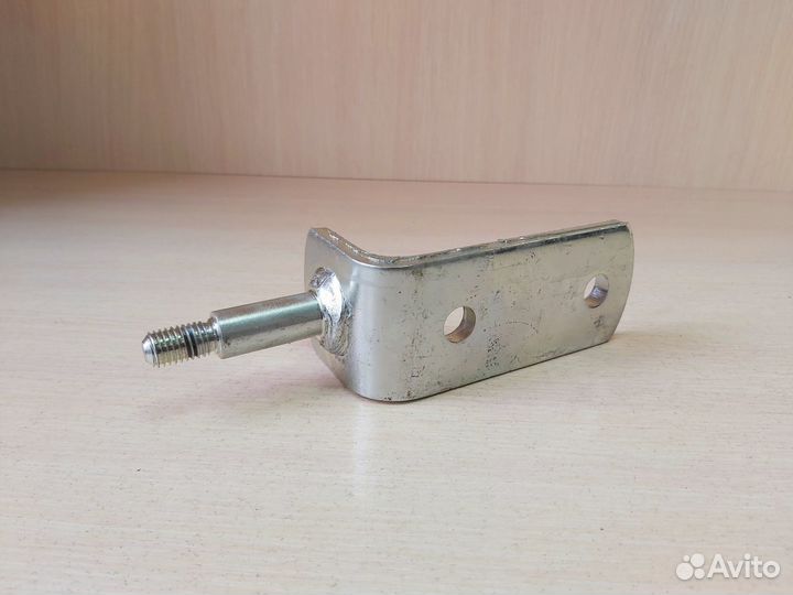 Кронштейн амортизатора прицепа мзса, нижний
