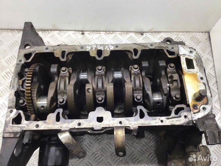 Блок цилиндров Opel Zafira Z16xep
