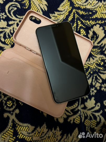Телефон iPhone X