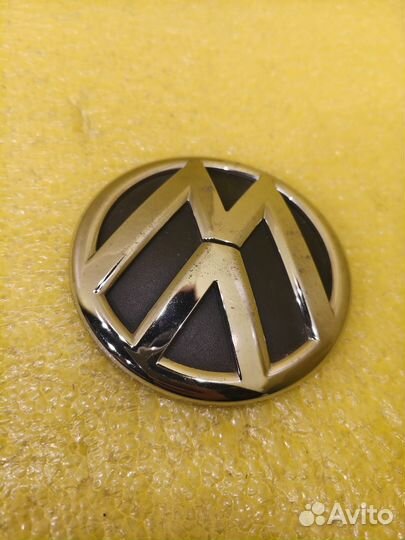 Эмблема на крышку багажника VAG