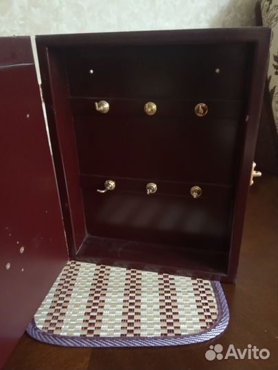 Ключница настенная из дерева