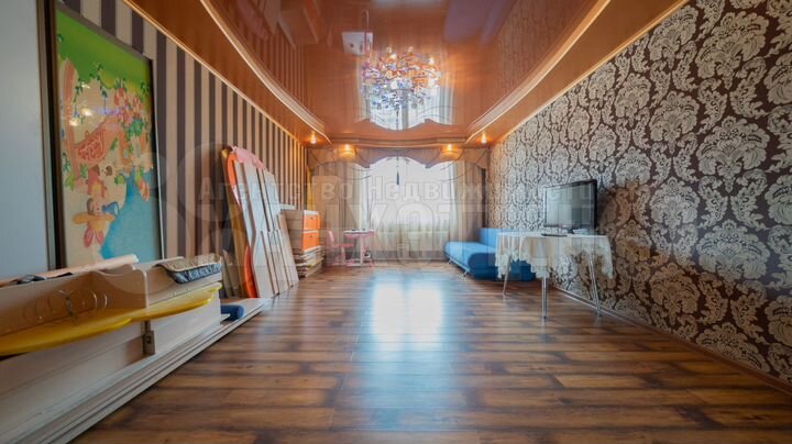 3-к. квартира, 100 м², 3/17 эт.