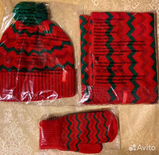 Зимний набор Кока-кола: шарф, шапка, варежки