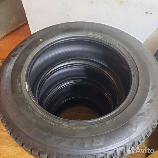 Bridgestone Blizzak Spike-01 225/65 R17