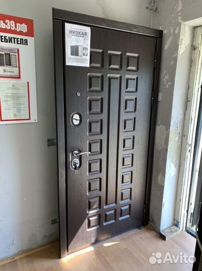 Дверь входная. Склад. Сенатор. Зеркало