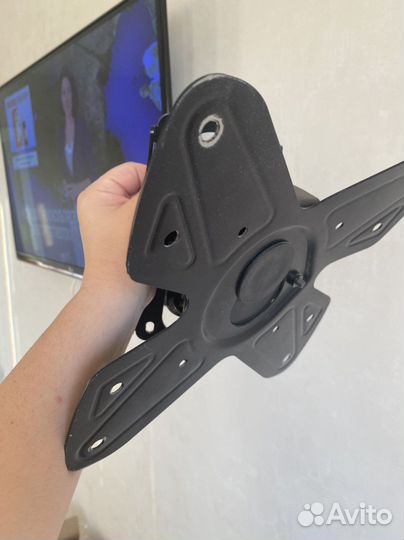 Кронштейн для телевизора