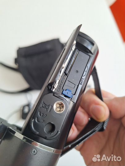 Видеокамера full hd Samsung HMX-Q10BP