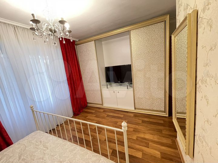 3-к. квартира, 65 м², 1/17 эт.