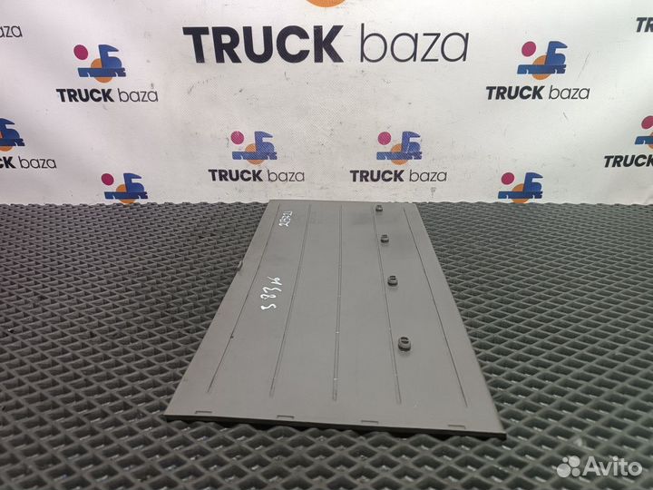 2221154 Коврик верхнего вещевого отделения правый