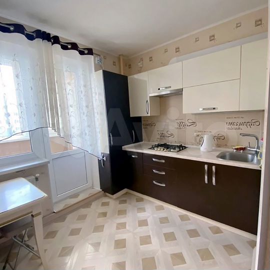 2-к. квартира, 50 м², 6/10 эт.