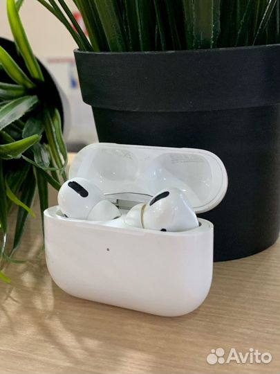 Apple AirPods Pro - White