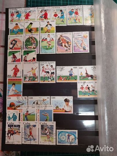 Альбомы с марками,10 000 за каждый