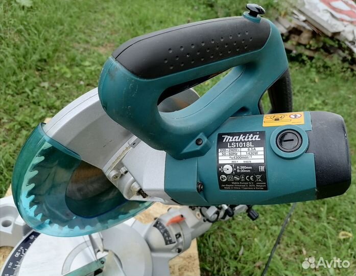 Торцовочник makita LS1018L