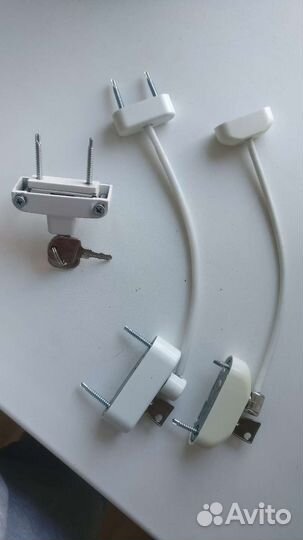 Замки на пластиковые окна