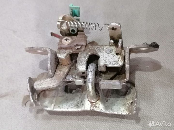 Замок багажн.механич.Mazda 323 5E 1.5 1980-1989