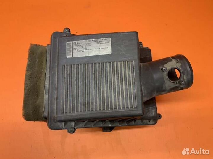 Корпус воздушного фильтра Chevrolet Tahoe GMT900