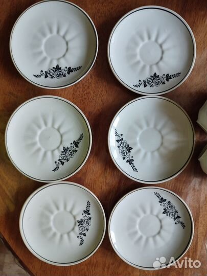 Кофейные чашки с блюдцами. Кофейный сервиз