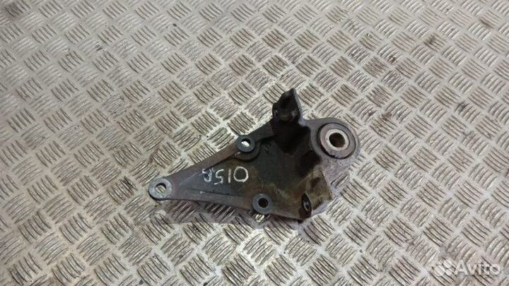 Кронштейн передней рессоры правый Man Tga