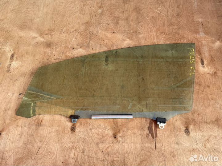 Стекло двери переднее Toyota Prius ZVW30