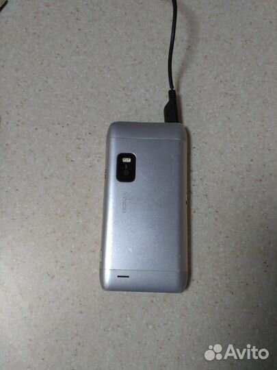 Продам смартфон Nokia E7, бу