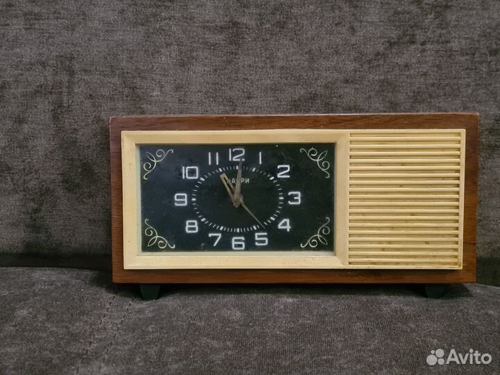 Советские часы / барометр