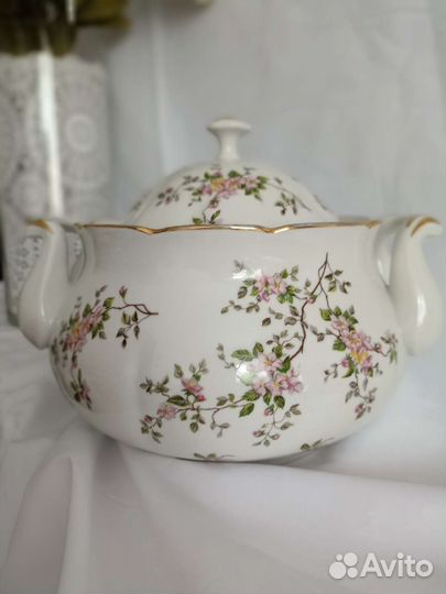 Часть столового сервиза Дулево