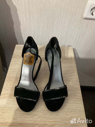 Босоножки женские 38 размер