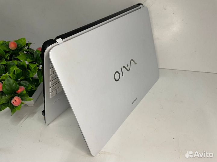 Ноутбук Sony Vaio Intel Core i3/8GB/223GB