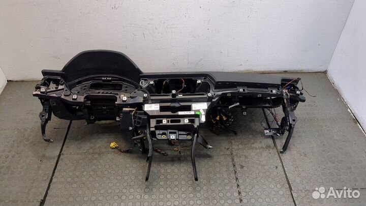 Панель передняя салона Audi Q5, 2020