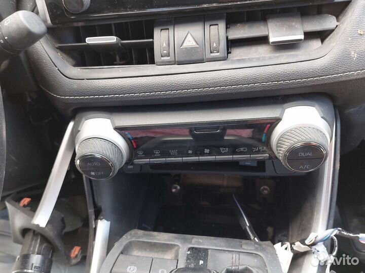 Toyota Rav4 XA50 блок климат контроля