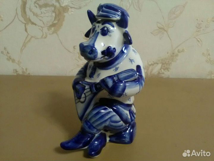 Фарфоровый бык. Гжель