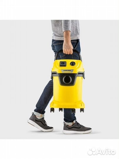 Строительный пылесос Karcher WD 3 P с розеткой