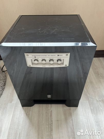 Активный сабвуфер yamaha YST-SW215